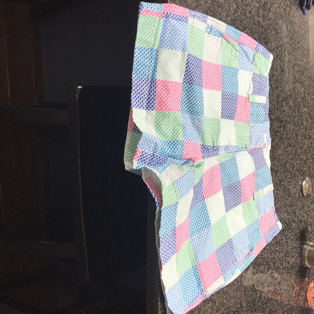 Vineyard vines size 4 shorts